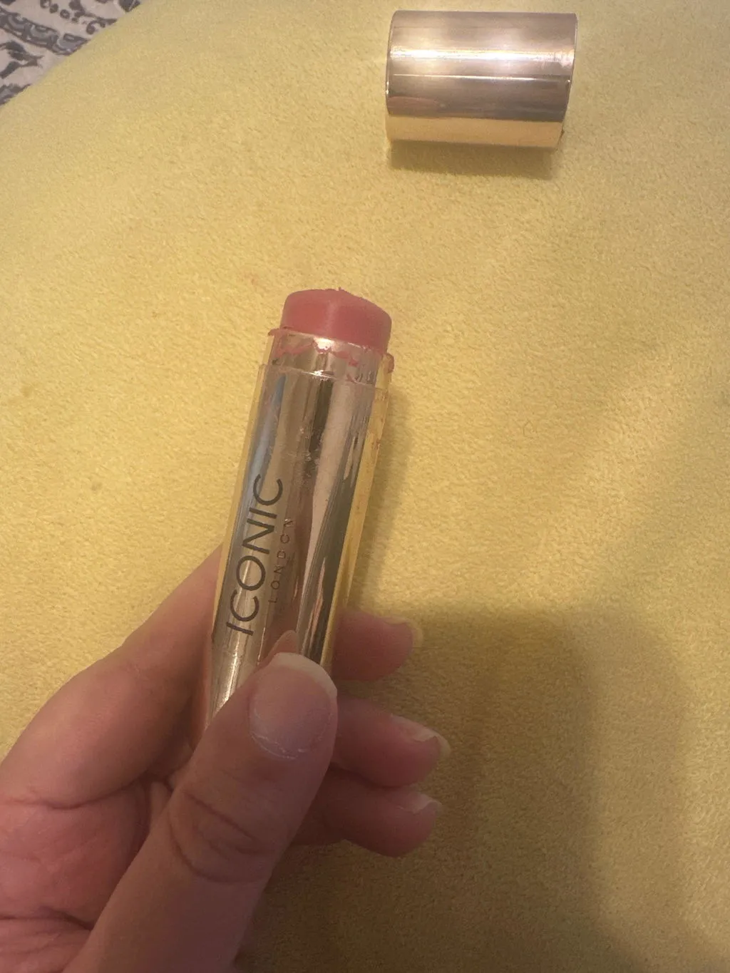 Iconic London Blurring Blush Stick Cosmo Blossom effetto sfumato