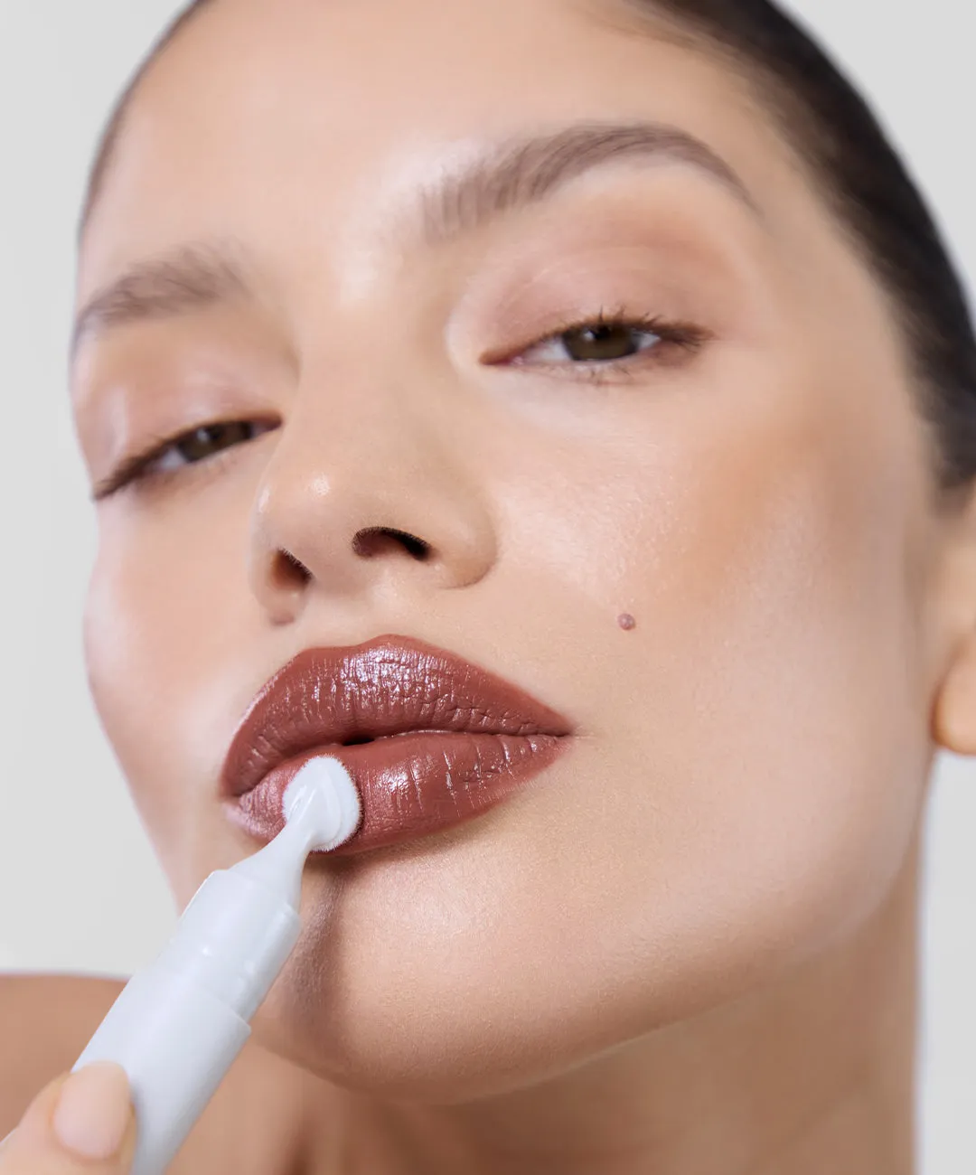 Refy Lip Stick rossetto satinato idratante con roller freddo