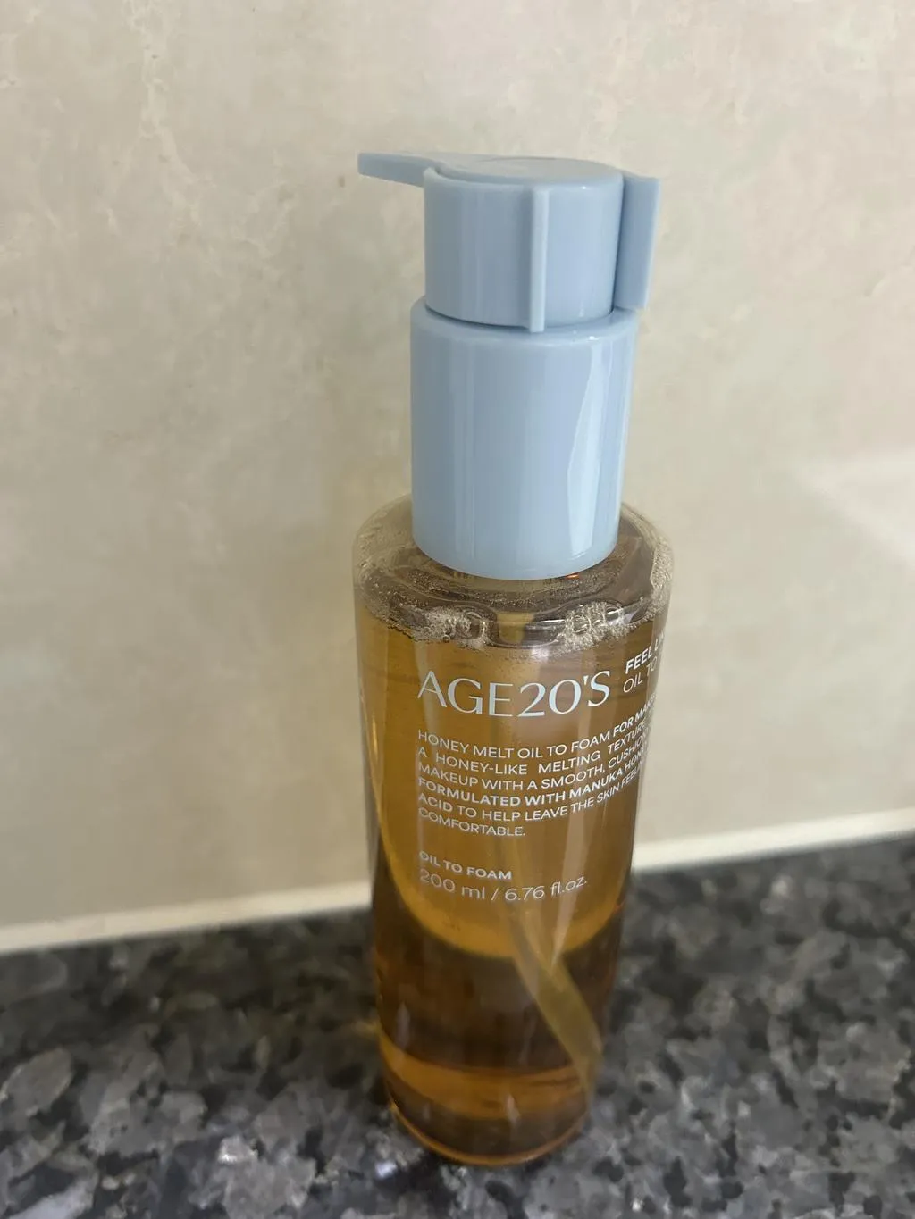 AGE20'S Feel Like Honey Oil to Foam detergente miele idratante
