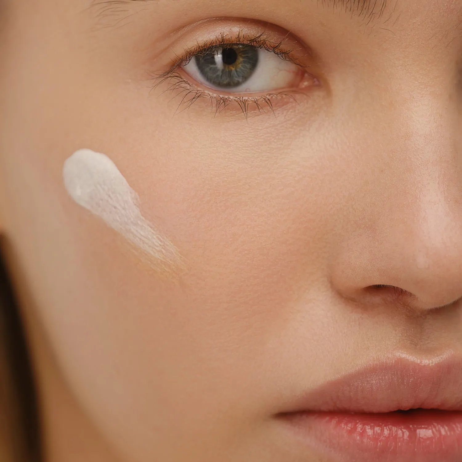 Infinity Make Up Change fondotinta adattivo Light viso opaco