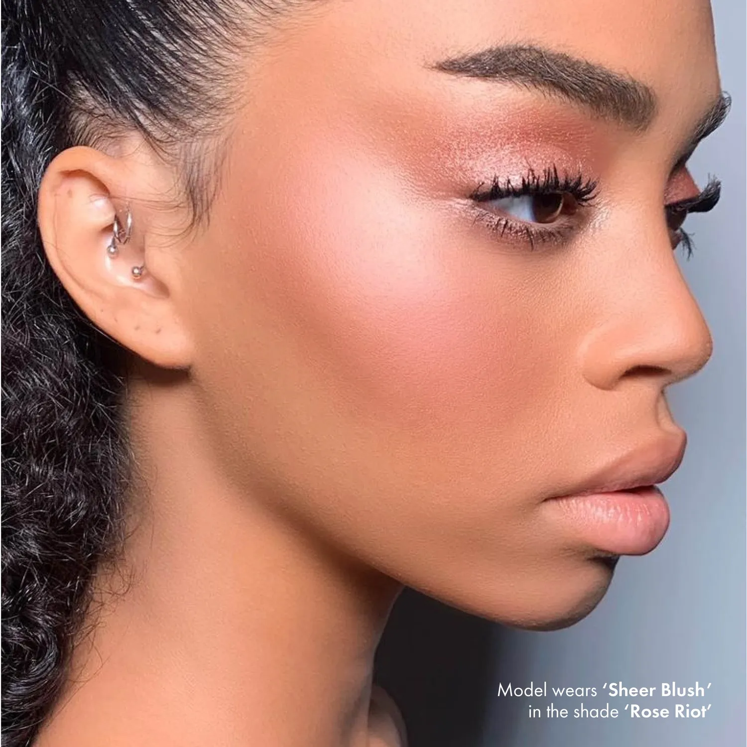 Iconic London Sheer Blush Rose Riot blush gel rosato 12,5ml