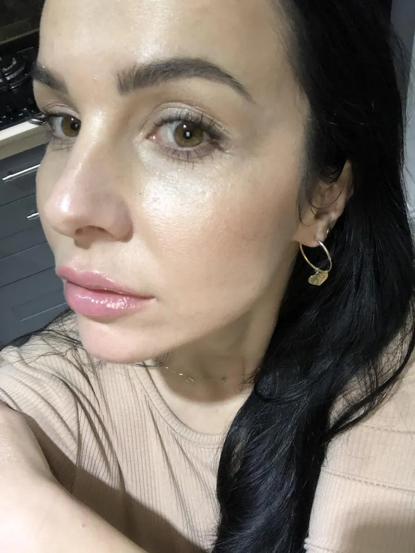 Iconic London Lip Gloss rimpolpante Nearly Nude morbido