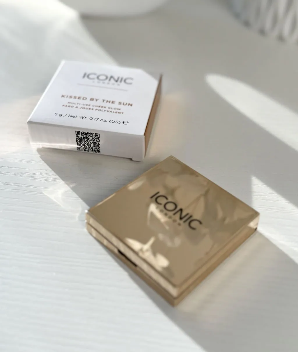 Iconic London Kissed By The Sun blush bronzer 3 in 1 glow