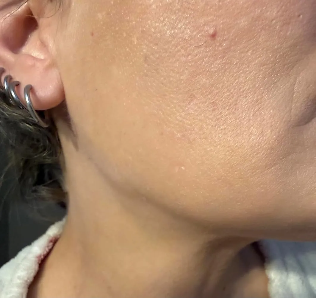 AGE20'S Signature Essence Pact cushion mini SPF50+ glow