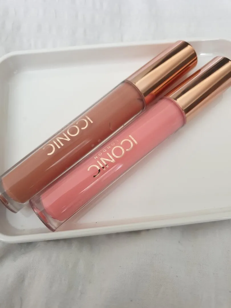 Iconic London Lip Gloss rimpolpante Nearly Nude morbido