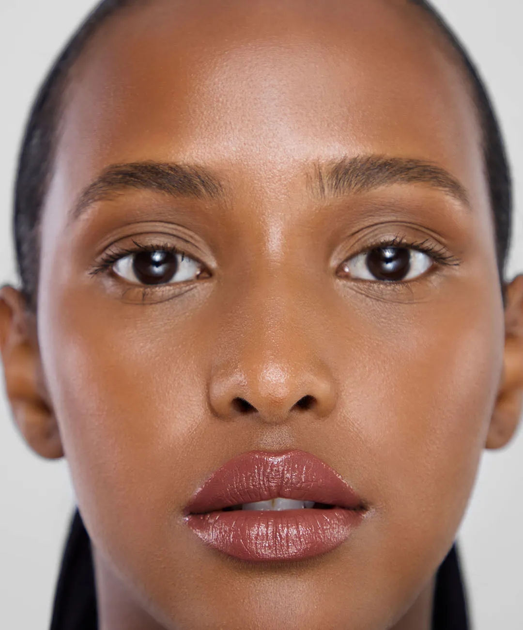 Refy Lip Stick rossetto satinato idratante con roller freddo