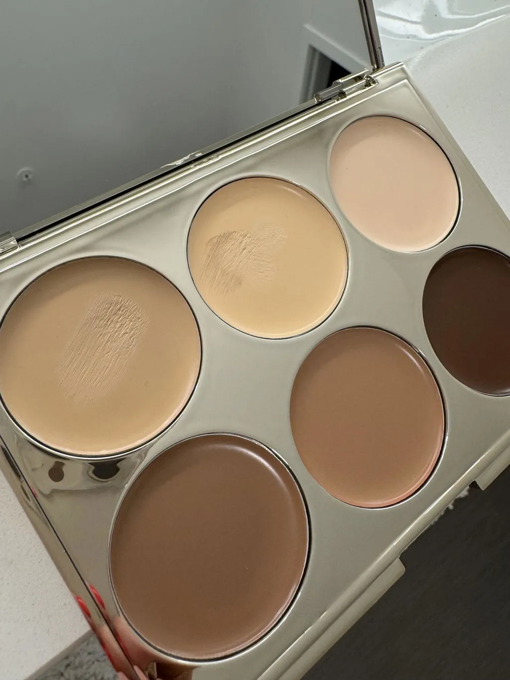 Iconic London Multi Use Sculpting Palette contour viso cremoso