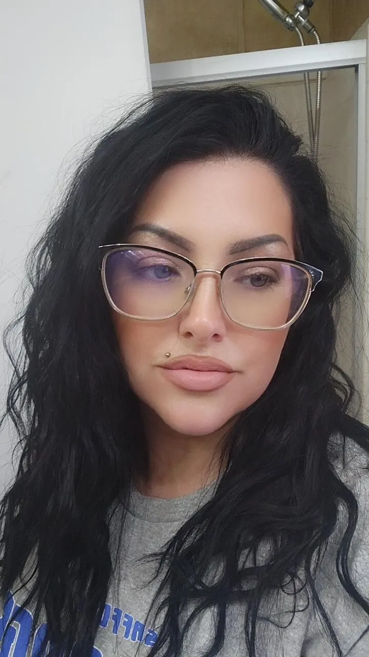 Iconic London Pretty Girl Glam Duo blush + rossetto