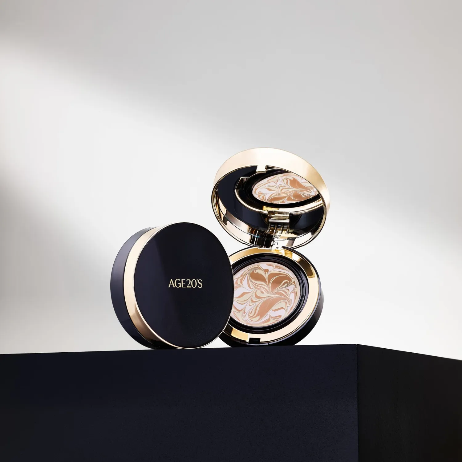 AGE20'S Signature Essence cushion 21N Vanilla SPF50+ idratante