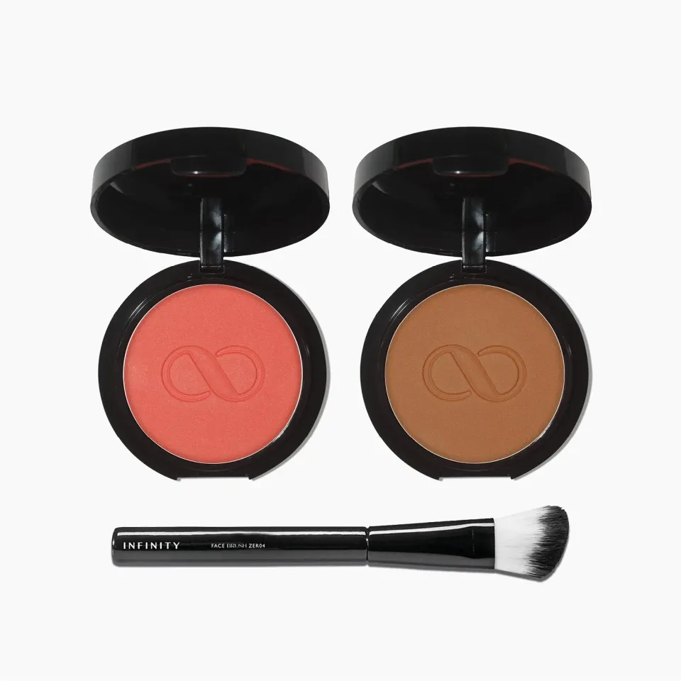 Infinity Make Up Glow Essentials set blush bronzer pennello