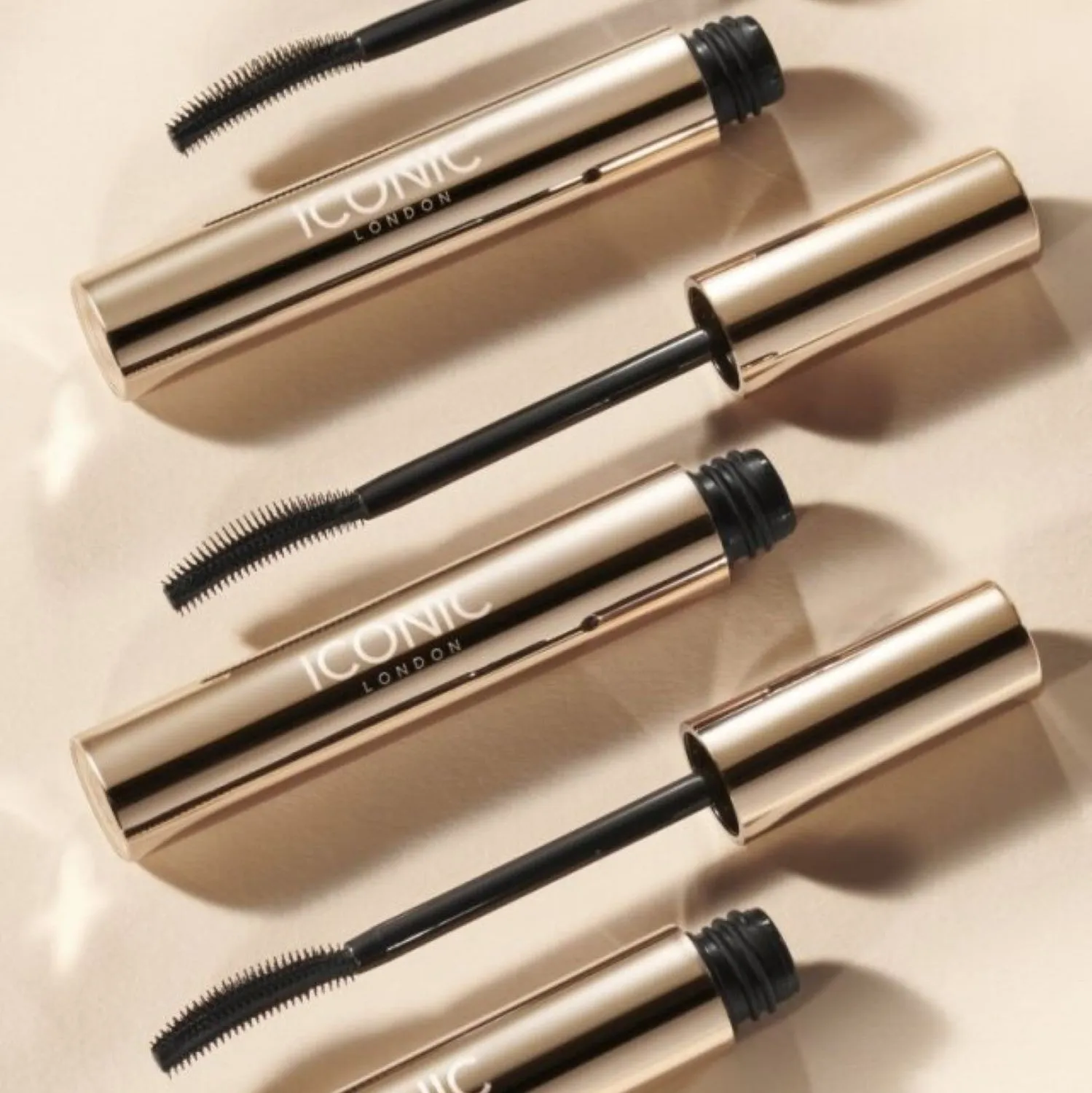 Iconic London Enrich & Elevate Mascara incurvante volumizzante