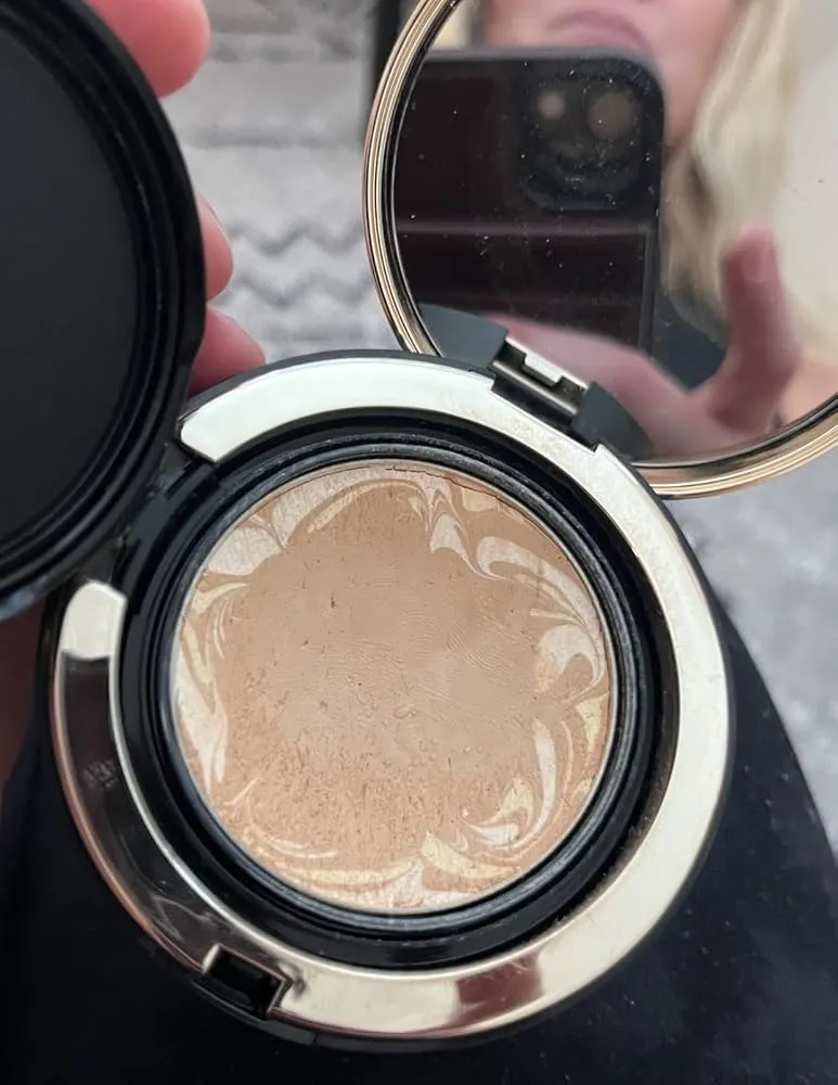 AGE20'S Signature Essence cushion 21N Vanilla SPF50+ idratante