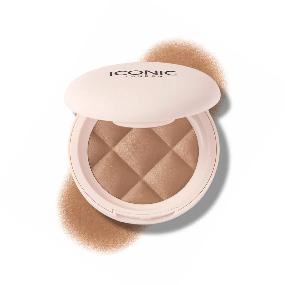 Iconic London Soft Touch Buildable Blurring Bronze bronzer Toasty glow