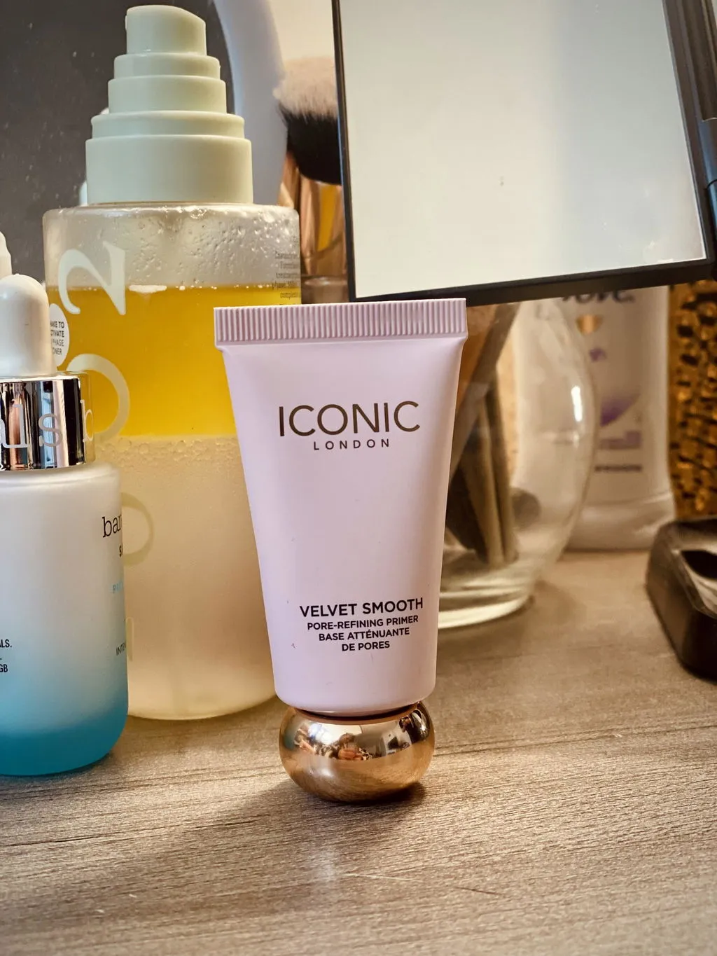 Iconic London Velvet Smooth primer viso pori